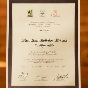 Finca-un-Regalo-de-Dios-Taza-de-la-excelencia-2010_opt